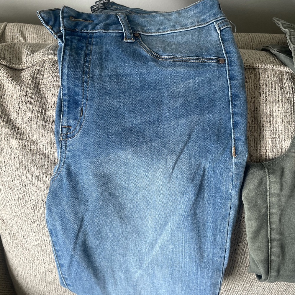 Jeans - Picture 2 of 2
